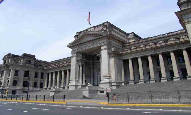 Il Perù va al voto. I vescovi invitano le autorità all'imparzialità e alla trasparenza